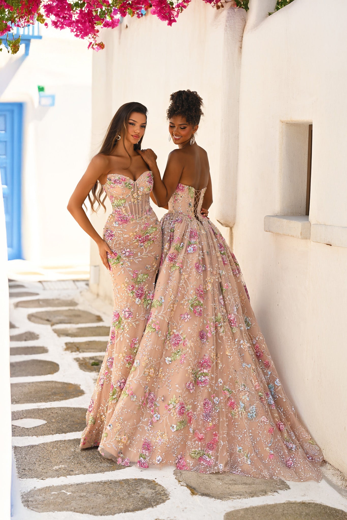 PS26021 – Portia and Scarlett