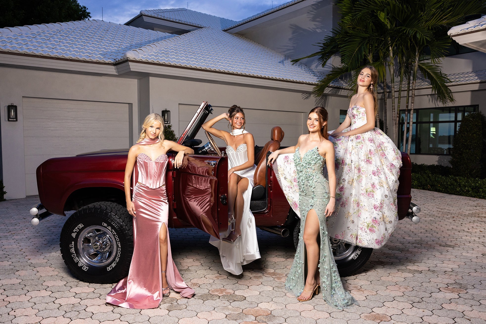 PS26176 – Portia and Scarlett