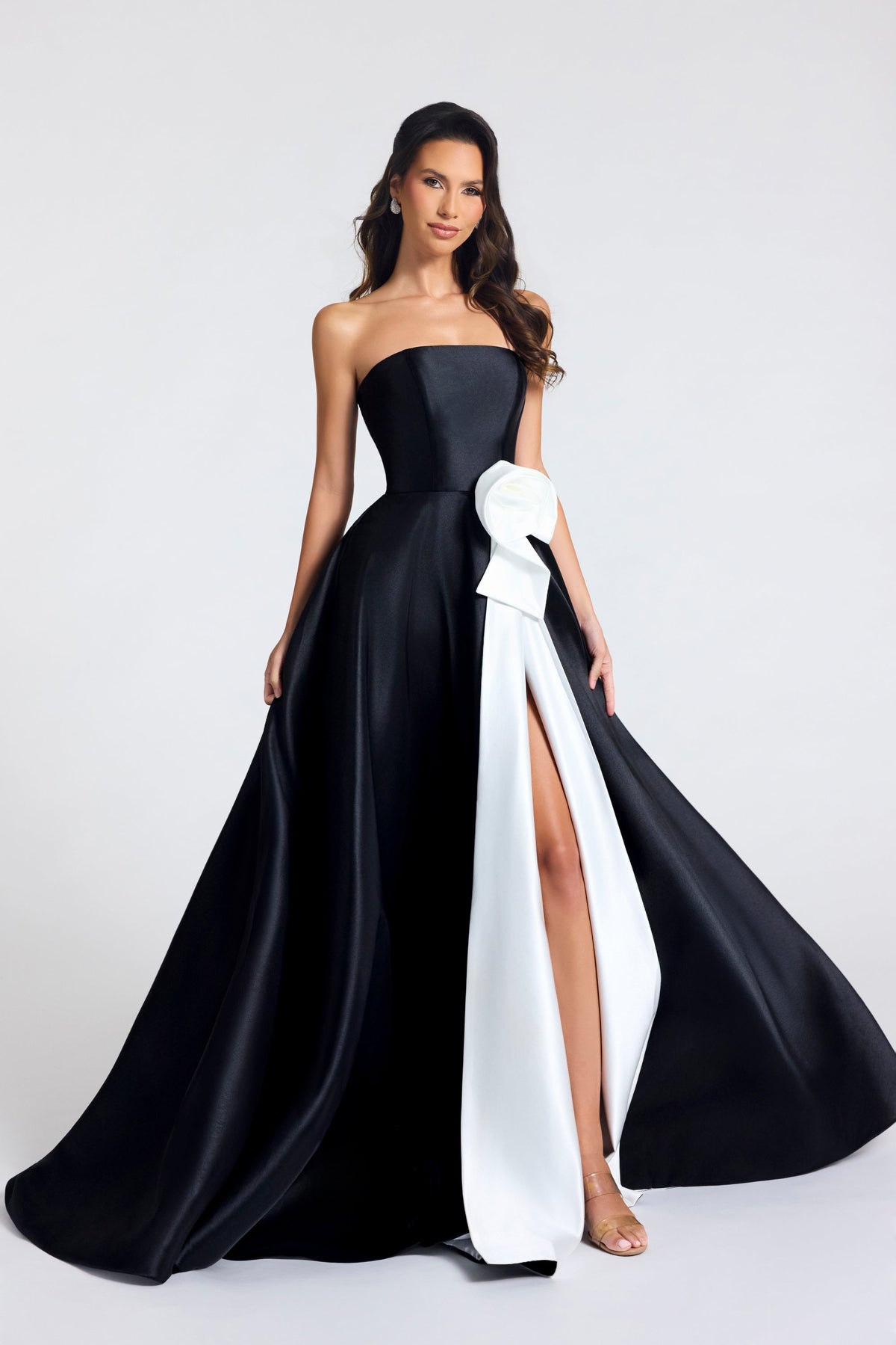 PS26913E Black/White