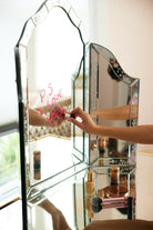 Pink lipstick on vanity mirror, XO176-Pink-04